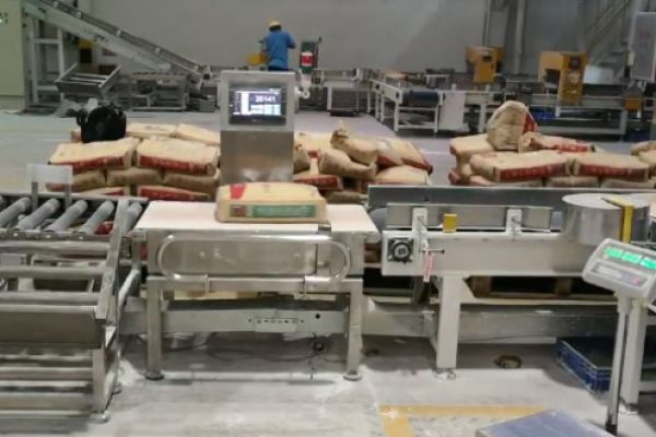 檢測(cè)涂料重量不達(dá)標(biāo)自動(dòng)剔除客戶(hù)使用現(xiàn)場(chǎng)